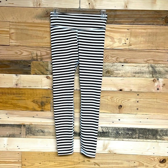 Reebok size XS black and white stripe speed wick leggings - Picture 1 of 4